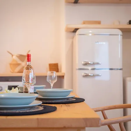 Stone Waves αpartments & Apartman Agios Arsenios
